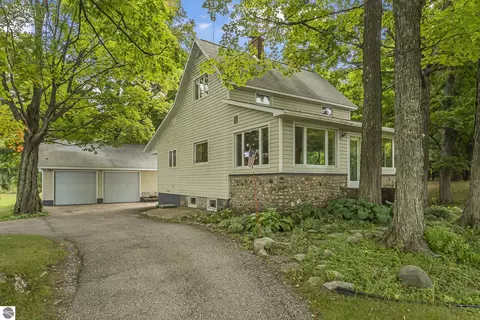 3312 Zimmerman Rd, Traverse City, MI 49685