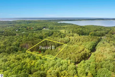 00 Pautz Rd # -B, Frankfort, MI 49635