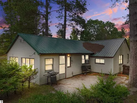 1667 E Walker Rd, Lake City, MI 49651