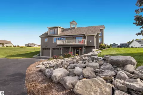 4740 E Water View Dr, Lake Leelanau, MI 49653