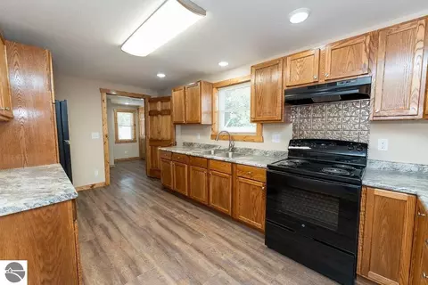 Kitchen - 216 W Fifth St, Clare, MI 48617 photo 3 of 5
