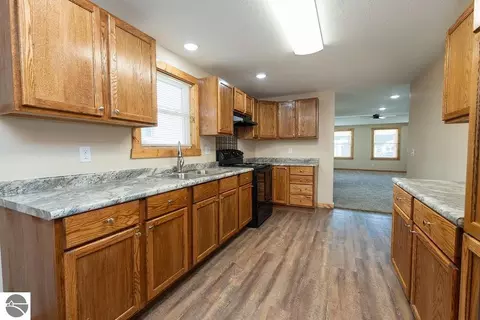Kitchen - 216 W Fifth St, Clare, MI 48617 photo 4 of 5