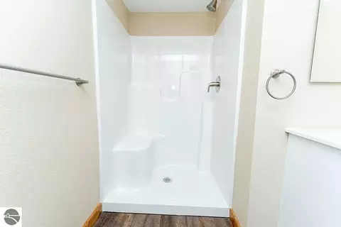 Bath - 216 W Fifth St, Clare, MI 48617 photo 3 of 9