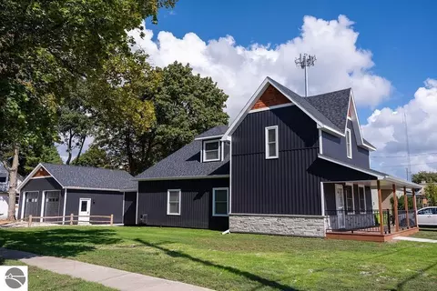 Exterior - 216 W Fifth St, Clare, MI 48617 photo 1 of 9