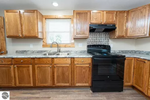 Kitchen - 216 W Fifth St, Clare, MI 48617 photo 1 of 5