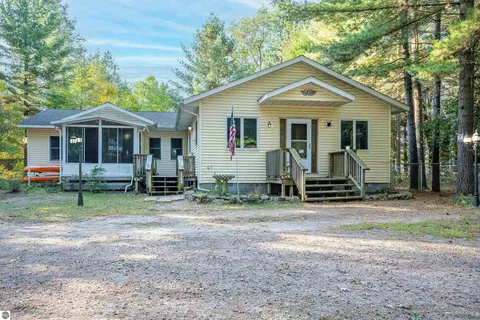 2133 Carla Dr, Saint Helen, MI 48656