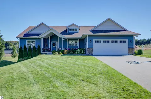 278 Farm Ln, Traverse City, MI 49696