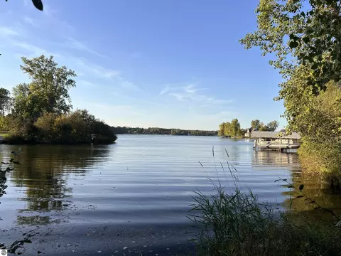 1178 Clubhouse Dr, Lake Isabella, MI 48893