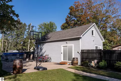 Exterior - 308 S 3rd St, Shepherd, MI 48883 photo 12 of 25