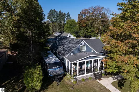 Exterior - 308 S 3rd St, Shepherd, MI 48883 photo 1 of 25
