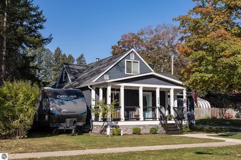 Exterior - 308 S 3rd St, Shepherd, MI 48883 photo 8 of 25