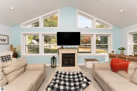 Living - 308 S 3rd St, Shepherd, MI 48883 photo 3 of 6