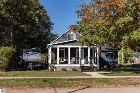 Exterior - 308 S 3rd St, Shepherd, MI 48883 photo 7 of 25