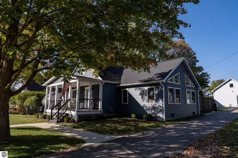Exterior - 308 S 3rd St, Shepherd, MI 48883 photo 11 of 25