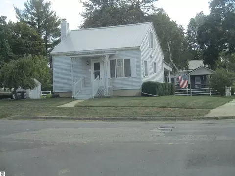 302 E Marshall St, Alma, MI 48801 photo 1