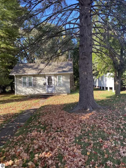 195 Fremont St, West Branch, MI 48661