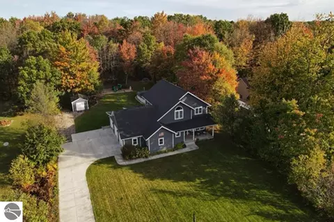 10824 W Kelly Rd, Lake City, MI 49651