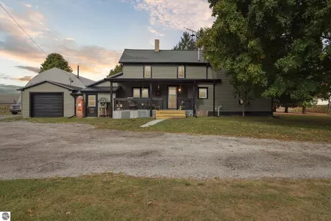 3515 N Bliss Rd, Alma, MI 48801