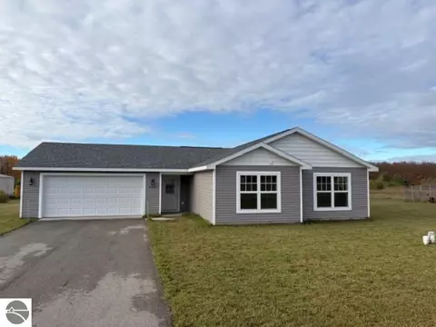 9068 Kingsfield Dr #46, Kingsley, MI 49649