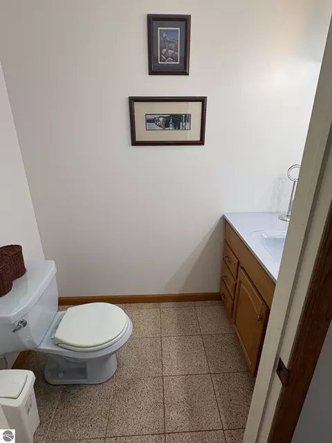 Bath - 99 N Alamando Rd, Shepherd, MI 48883 photo 1 of 7