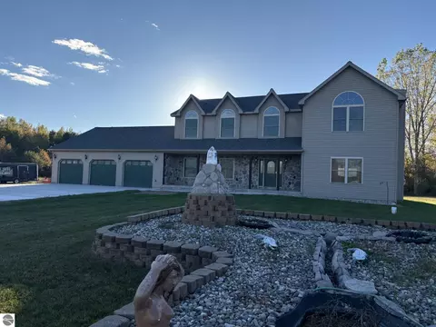 Exterior - 99 N Alamando Rd, Shepherd, MI 48883 photo 2 of 9