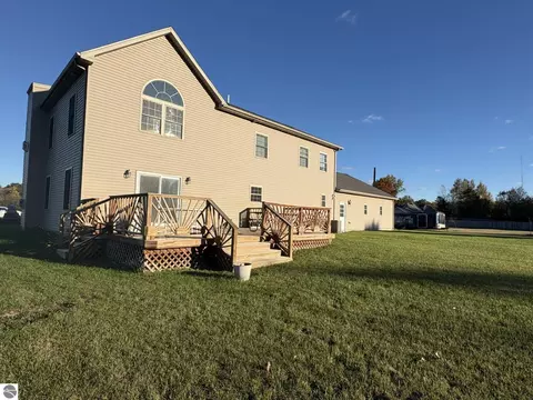 Exterior - 99 N Alamando Rd, Shepherd, MI 48883 photo 6 of 9