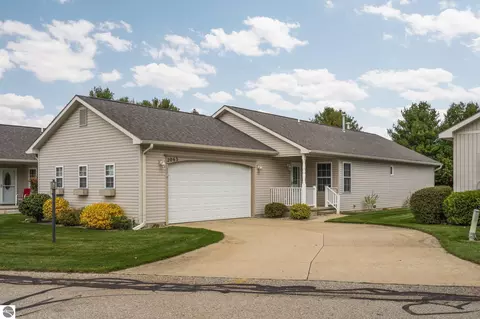 2063 Seaview Dr, Traverse City, MI 49686