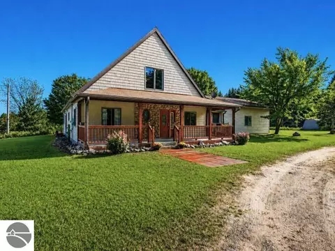 10039 Mcpherson Rd, Alden, MI 49612