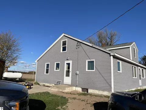 6034 W Sterling Rd, Sterling, MI 48659