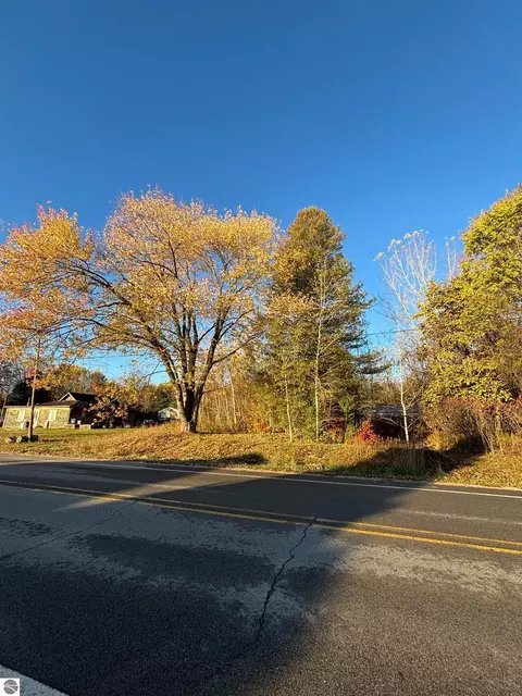 8698 Old State Ave, Farwell, MI 48622 photo 2