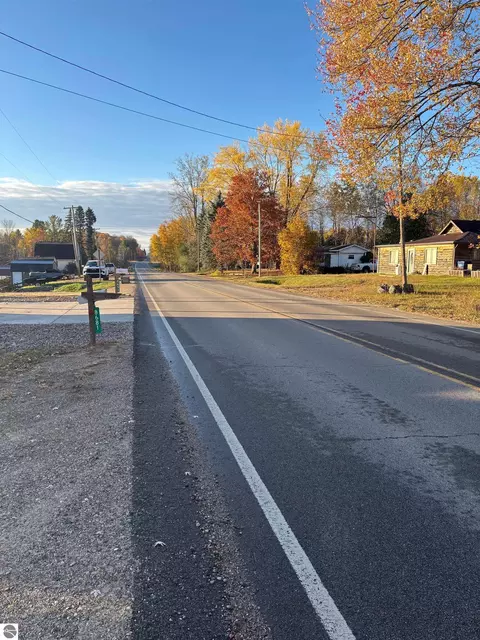 8698 Old State Ave, Farwell, MI 48622 photo 5