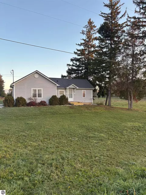 917 E Riv, Mount Pleasant, MI 48858