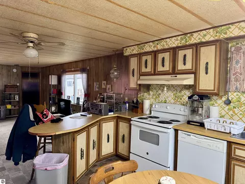 2430 Ruby St, Mount Pleasant, MI 48858 photo 7