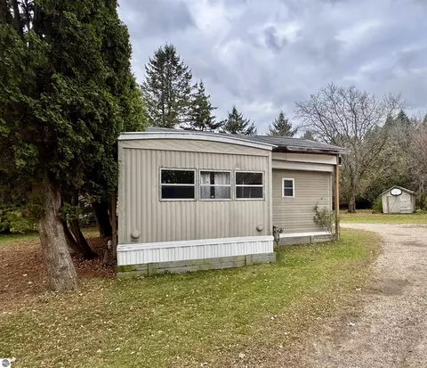 2450 Ruby St, Mount Pleasant, MI 48858