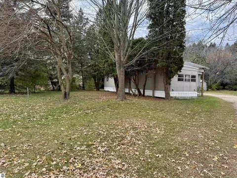 2450 Ruby St, Mount Pleasant, MI 48858 photo 4