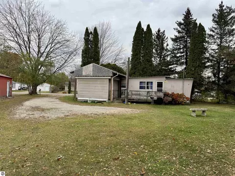 2450 Ruby St, Mount Pleasant, MI 48858 photo 2