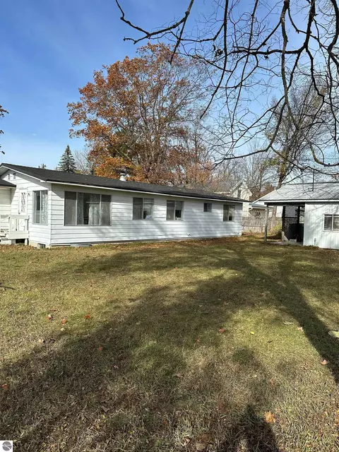 415 S Walnut St, Kalkaska, MI 49646