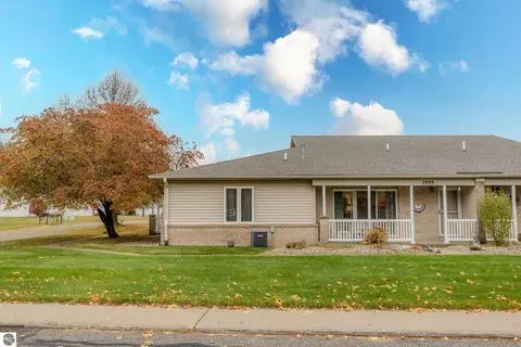 2993 Emerald Isle, Traverse City, MI 49684