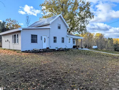 3920 E 14 Rd, Manton, MI 49663