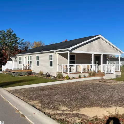 1399 New Horizons Trl, Traverse City, MI 49686