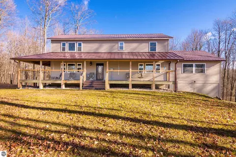 5877 E Lake Five Ln, Kalkaska, MI 49646