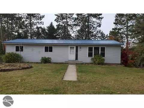 502 S Broad St, Harrison, MI 48625