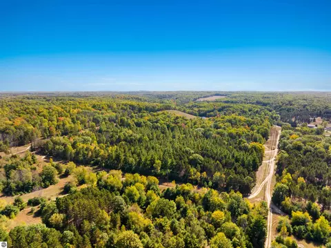 00 Bunker Hill Rd, Williamsburg, MI 49690