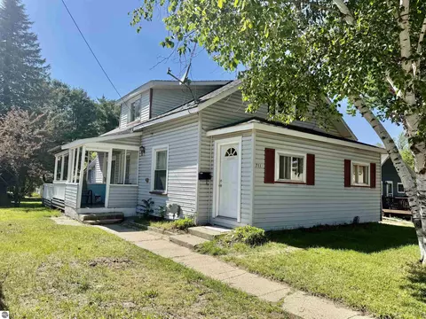 711 Francisco Ave, Alma, MI 48801