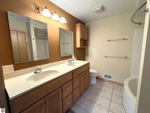Bath - 103 Ultra Ct, Roscommon, MI 48653 photo 2 of 4