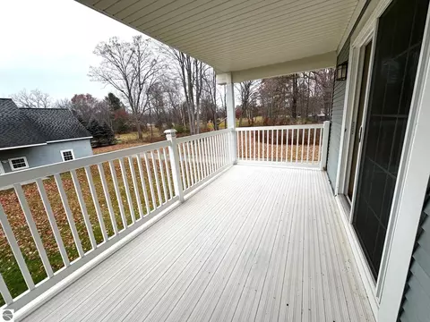 Exterior - 103 Ultra Ct, Roscommon, MI 48653 photo 6 of 7