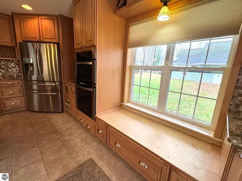Kitchen - 103 Ultra Ct, Roscommon, MI 48653 photo 8 of 8