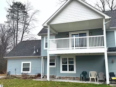 Exterior - 103 Ultra Ct, Roscommon, MI 48653 photo 3 of 7
