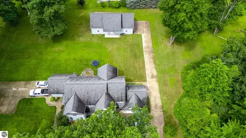 Other - 103 Ultra Ct, Roscommon, MI 48653 photo 2 of 12