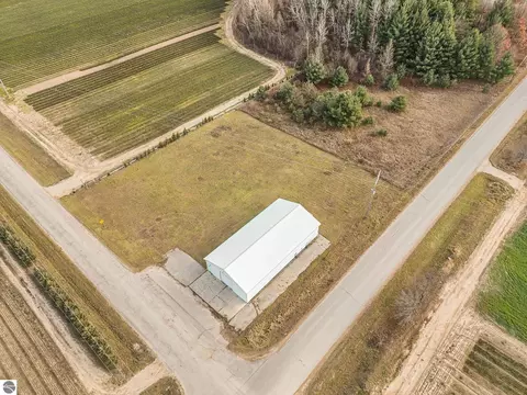 W Roberts Road, Lake City, MI 49651